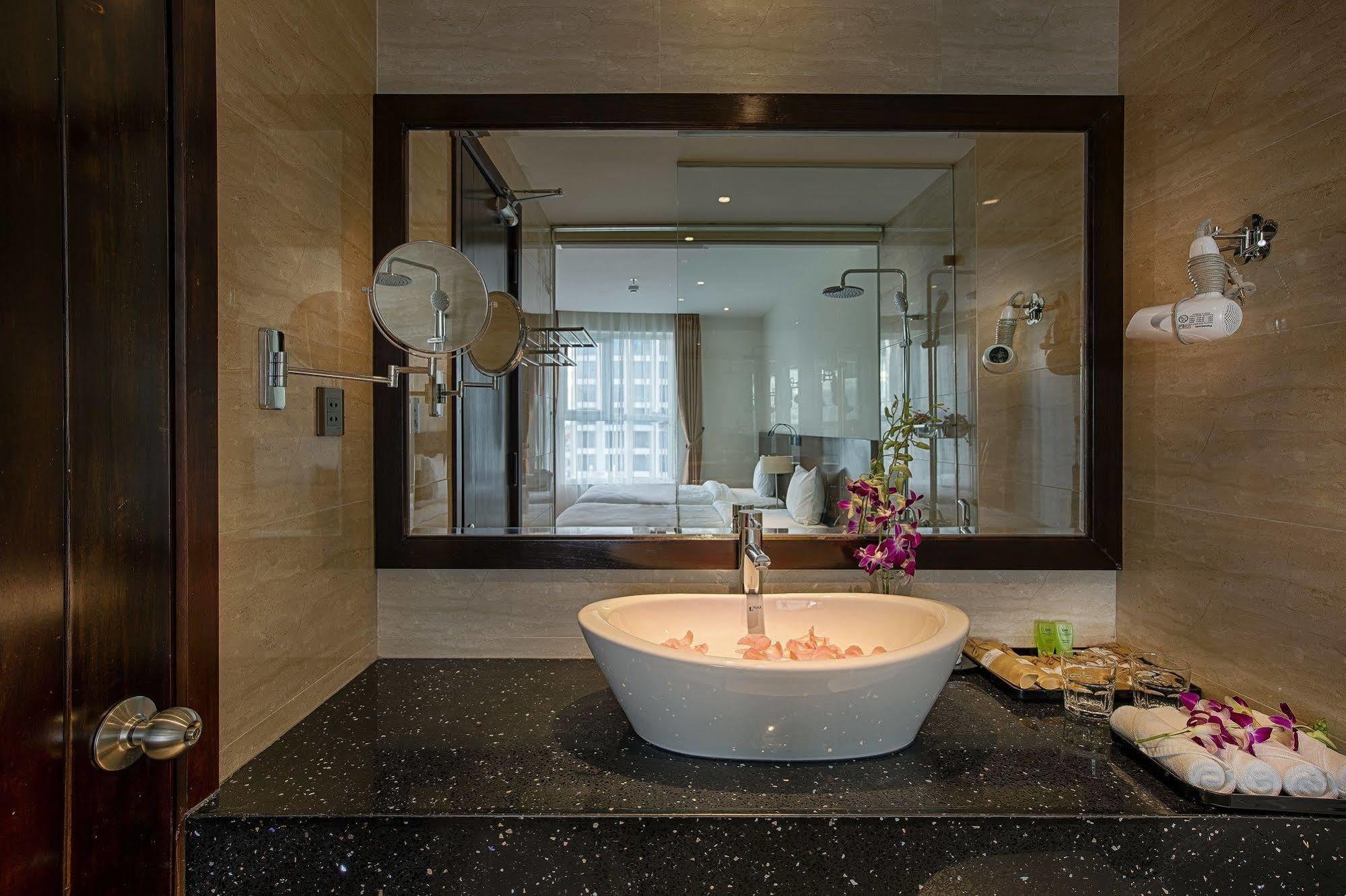 Sofia Suite Hotel Danang Εξωτερικό φωτογραφία